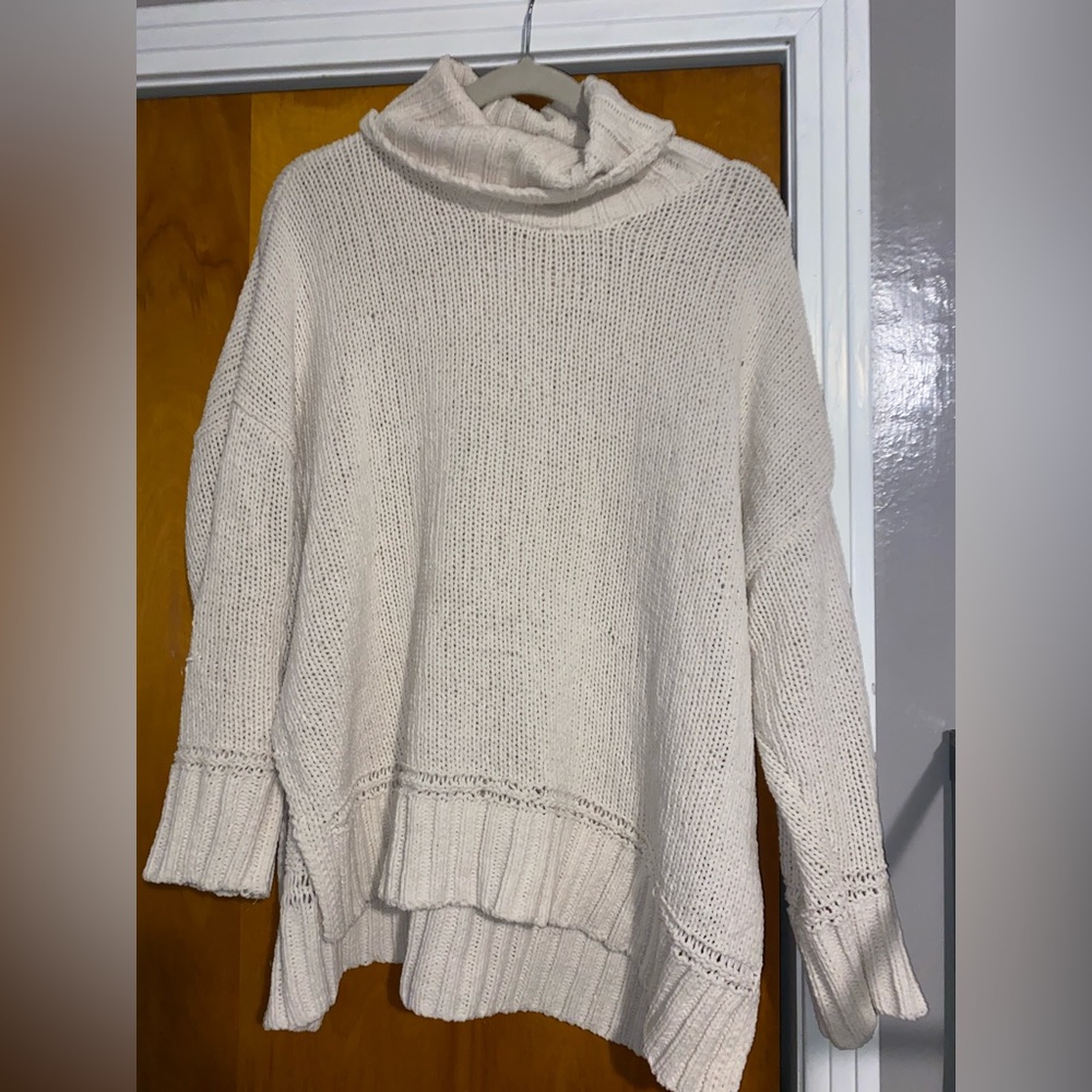 Aerie turtle neck white sweater